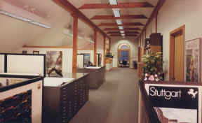 COM-LJM-INTERIOR.jpg (83201 bytes)